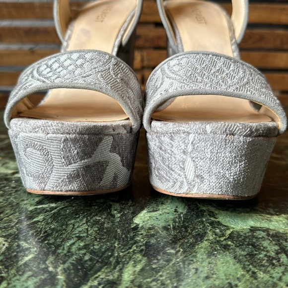 Nine West grey/silver platform tapestry sandals. Comfortable! 8.5 NW7CARNATION - Picture 8 of 10